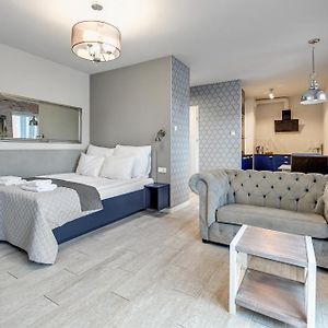 Aura Island Riverside By Downtown Apartments